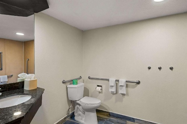 Quality Inn & Suites North Little Rock image 16