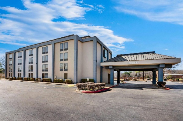 Quality Inn & Suites North Little Rock image 3